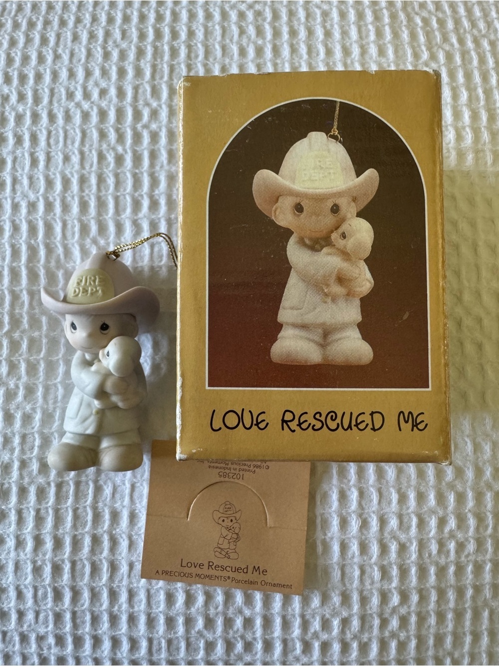 Precious Moments Love Rescued Me Ornament w Box Tag 1986 Enesco